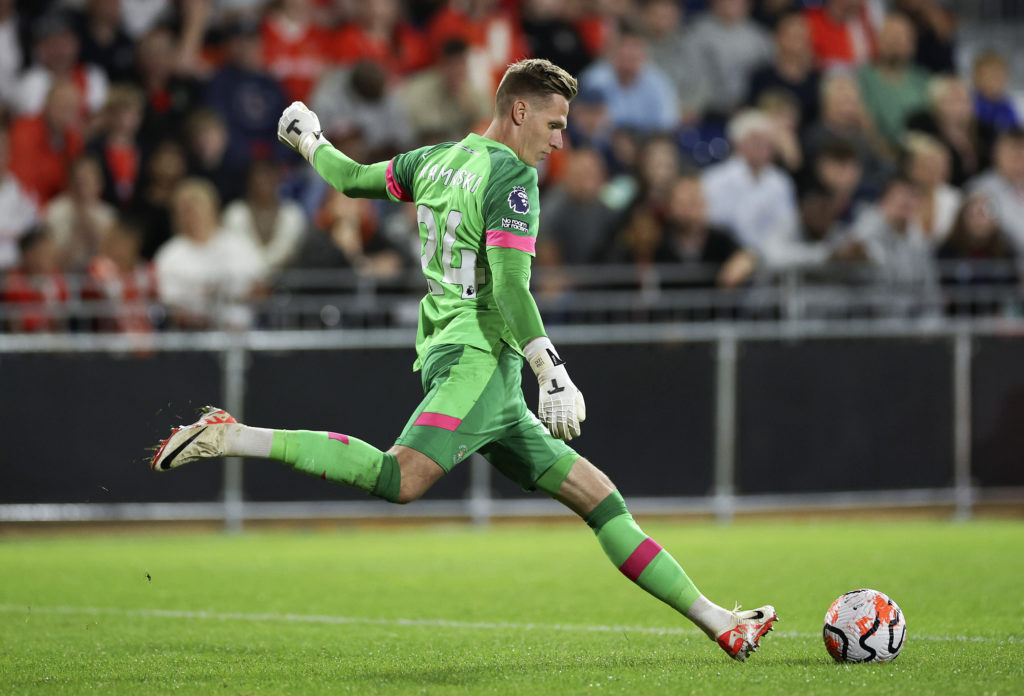 Luton Town v West Ham United - Premier League